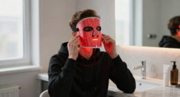 14 Best Premium Red Light Therapy Face Masks in 2026